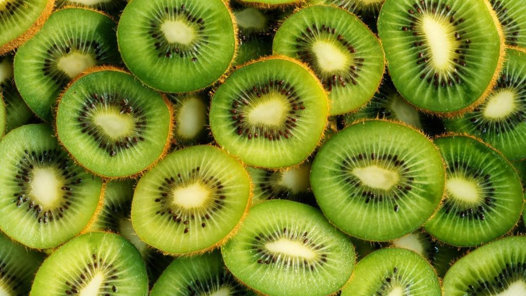 Kiwi: Uses, Benefits, Nutritional Value, Side Effects
