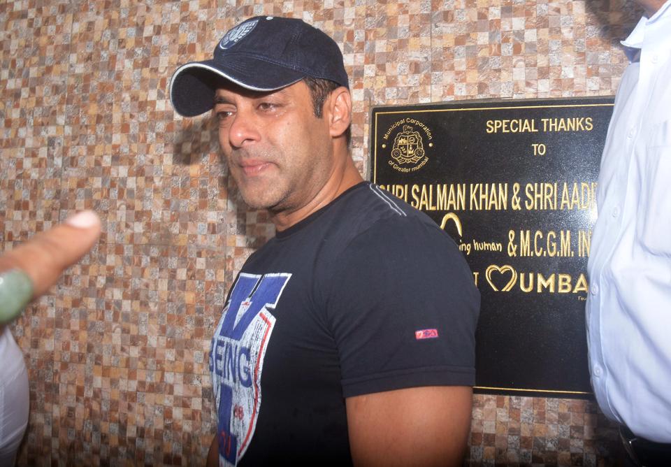 Salman Khan promises to donate toilets to Mumbai residents