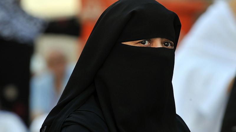 Chennai: Man accepts wearing burqa challenge to get girlfriend’s kiss, assaulted by locals