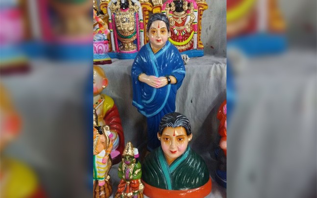 Chennaiites welcome 'Jayalalithaa golu deity dolls' on Navratri