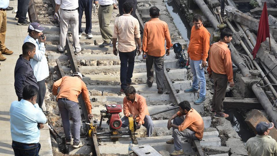 Agra-Gwalior passenger train derails, none injured
