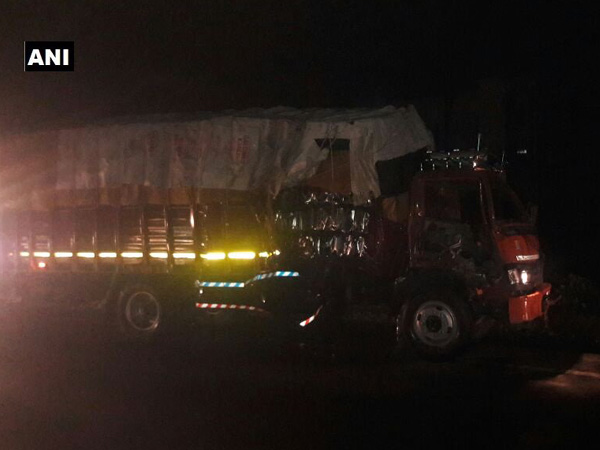 Uttar Pradesh: Four die in truck-tractor collison in Budhanpur