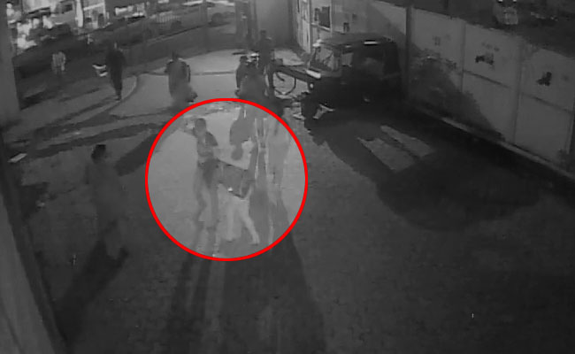 Mumbai: Woman allegedly beaten up by man, CCTV records incident