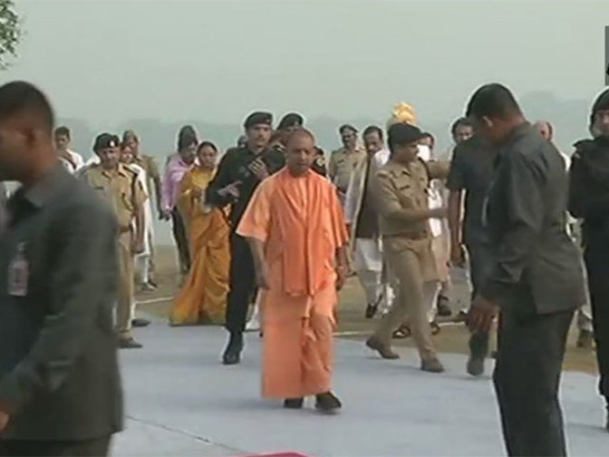 CM Adityanath launches cleanliness drive from Taj Mahal gate