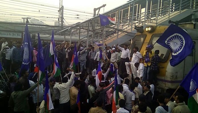 Maharashtra shutdown: Rail blockade in Palghar, Thane