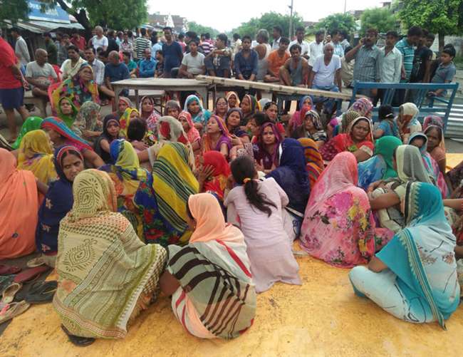 Uttar Pradesh: 2 killed in Pratapgarh, situation tense