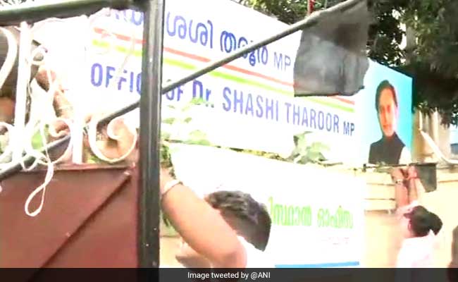 BJP protesters smear black oil Tharoor’s office over ‘Hindu Pakistan’ remark