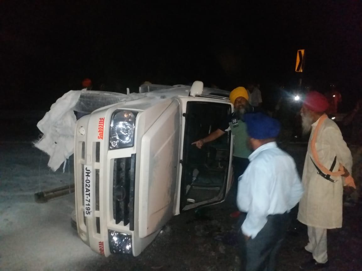 MP Jayant Sinha’s vehicle collided with trailer, security guard injured