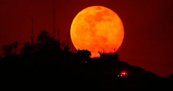Superstitious Karnataka ministers skip work, say lunar eclipse is about 'negative vibes'