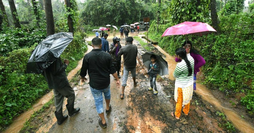 Karnataka floods claim six lives, 1,500 stranded in Kodagu district