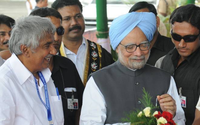 Manmohan Singh donates one month salary to Kerala Chief Minister Distress Relief Fund
