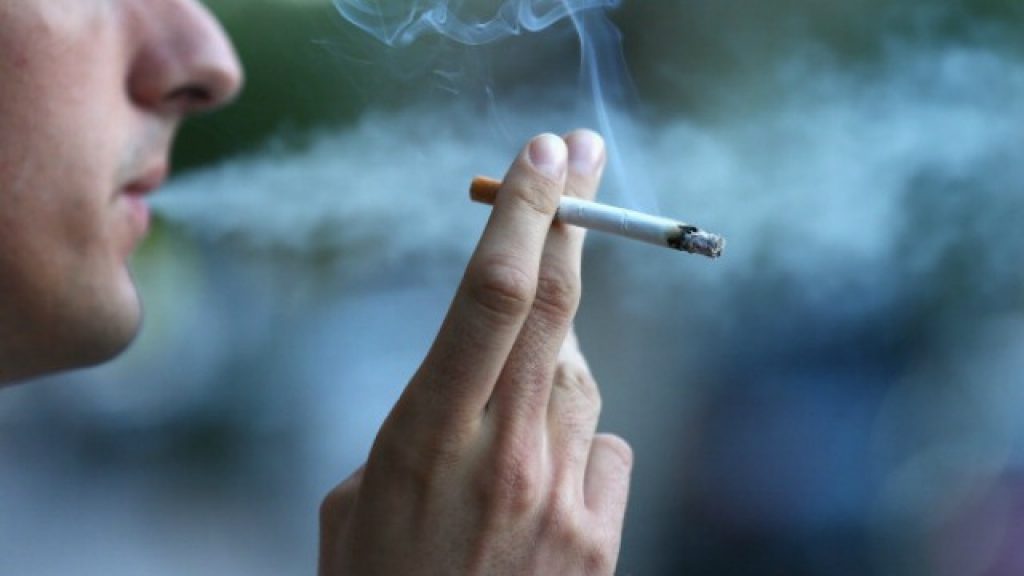 Study: Less smokers among COVID-19 patients