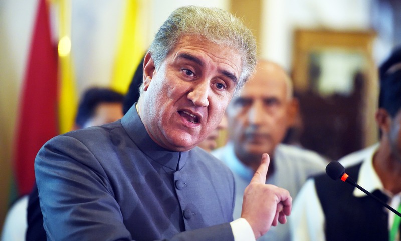 Held 'informal' talks with Sushma Swaraj, was offered sweets: Qureshi