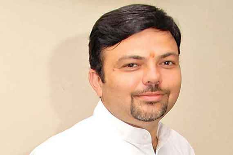 Maharashtra BJP MLA Ashish Deshmukh submits his resignation