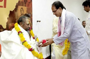 Madhya Pradesh Polls: Saints vs Shivraj Singh Chouhan; Computer Baba appeals to uproot BJP govt