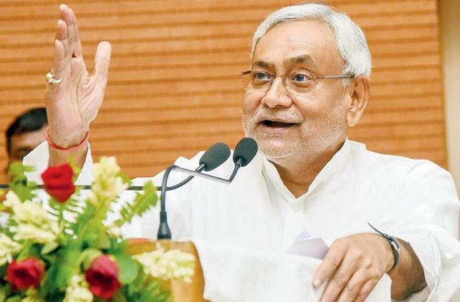 BNitish Kumar sees 'politics of vote' behind Mamata sit-in