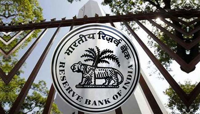 What is stretching the rift between RBI and government?