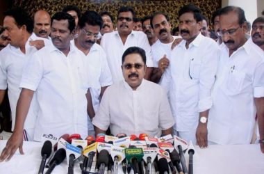 Rebel AIADMK MLAs prefer bye-polls to challenging disqualification
