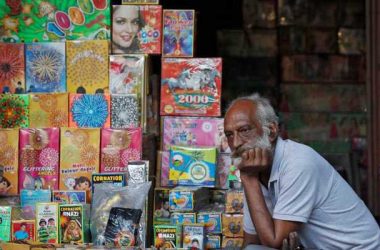 No complete ban, SC allows sale of green firecrackers