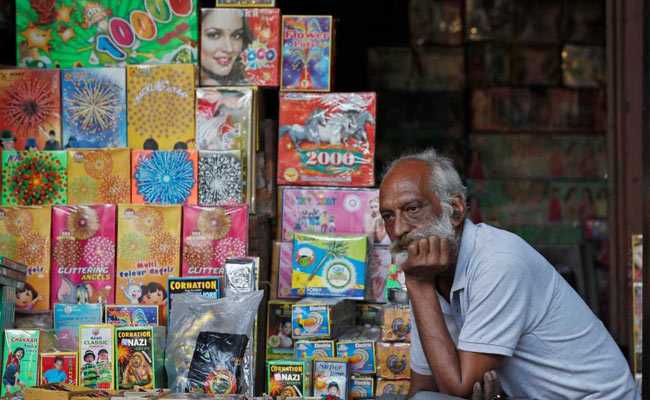 No complete ban, SC allows sale of green firecrackers