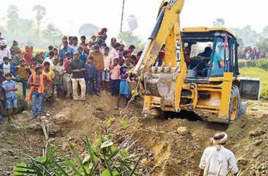 Bihar: Four dies out of sixteen in soil erosion during Chhath preparation