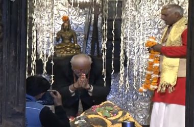 PM Modi reaches Uttarakhand, to pray at Kedarnath shrine