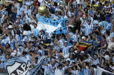 Argentina mulls law to curb soccer hooligans
