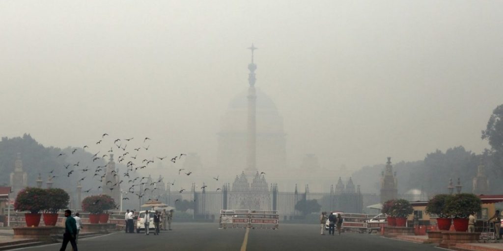 Mist, 'very poor' air quality continue in Delhi