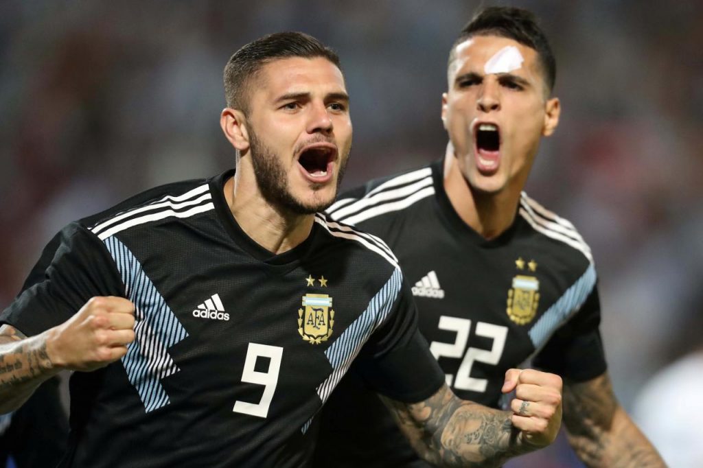 Argentina beat Mexico 2-0