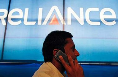 Reliance Communications settles case