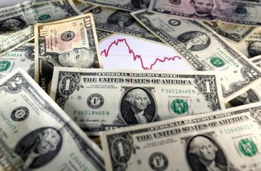 US dollar falls amid Fed's rate hike decision, stronger euro