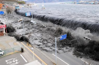 Tsunami alert on Pacific islands after 7.5-magnitude quake