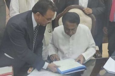 Madhya Pradesh: Kamal Nath waives off farmer loans hours after swearing in as the Chief Minister