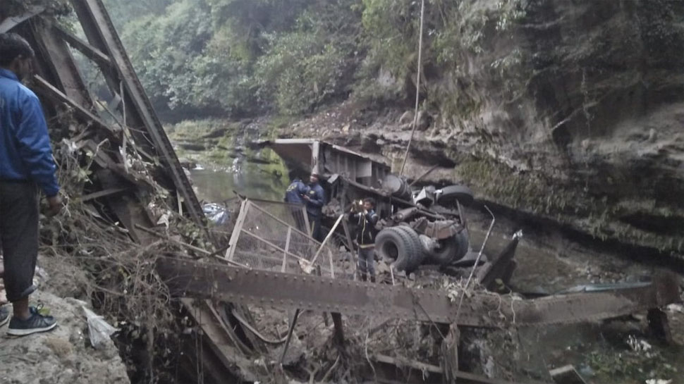 Dehradun: 2 dead, 3 injured as bridge collapses in Garhi cantonment