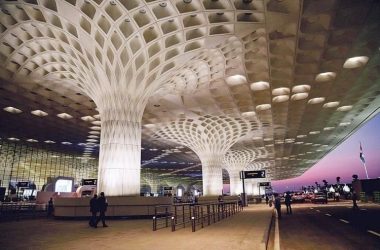 Mumbai's airport creates record, registers 1,004 flight movements in one day!