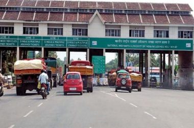 Telangana waives toll tax for voters heading to native places