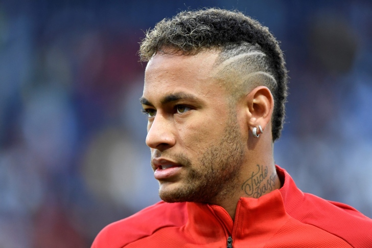 Neymar urges Brazil to find 'new identity'