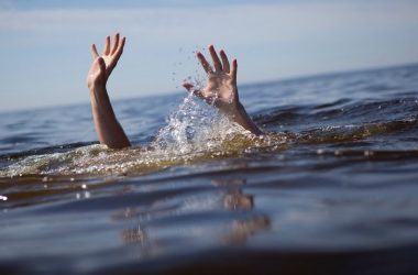 A selfless auto driver drowns in Yamuna while rescuing mother-child attempting suicide