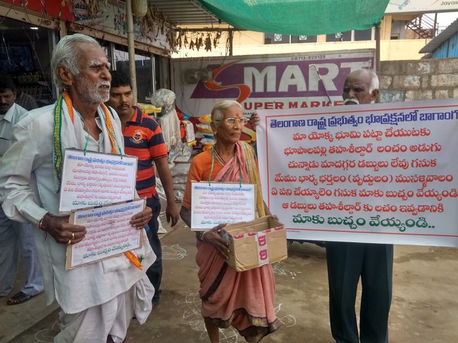 Telangana: Elderly couple begs to pay bribe to official