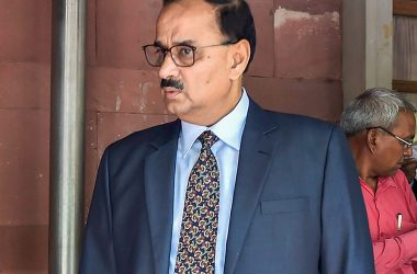 SC reinstates Alok Verma as CBI Director - with limited powers