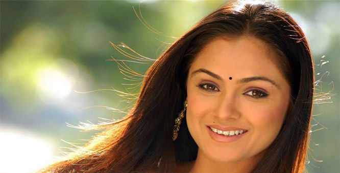 Rare for an actress my age to be given glamorous roles: Simran Bagga