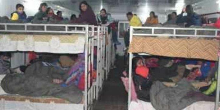 Sikkim: Selfless Army jawans give away their beds to stranded tourists, sleep outside in -9 degree