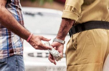 Caught taking bribe, officer flushes down currency