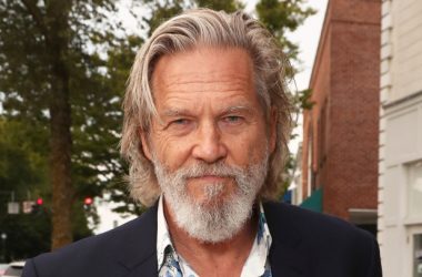 Jeff Bridges gets Cecil D' Mille Award, says we can make a difference