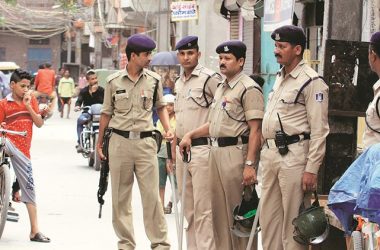 Bihar: Delhi cop on mission to rescue a girl found drunk during raid; arrested
