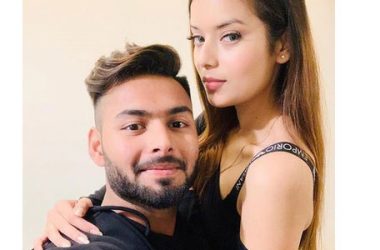 Rishabh Pant shares adorable picture with girlfriend on Instagram