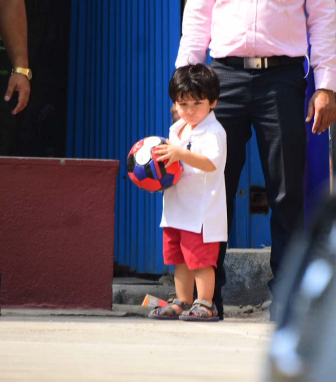Taimur Ali Khan spotted playing football