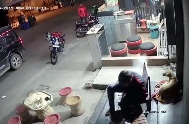 Rajasthan: Men fire shots to scare off pedestrians outside a Jaipur cafe