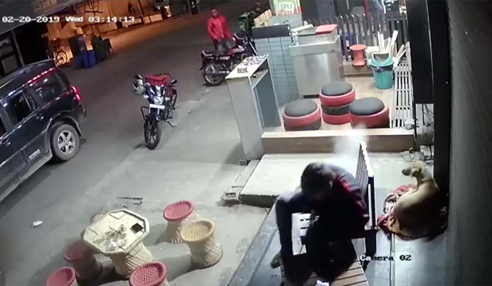 Rajasthan: Men fire shots to scare off pedestrians outside a Jaipur cafe