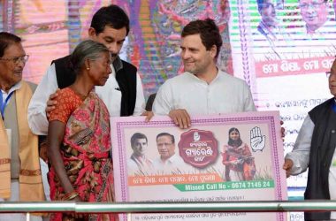 Congress chief Rahul Gandhi distributes "Guarantees Cards" in Odisha